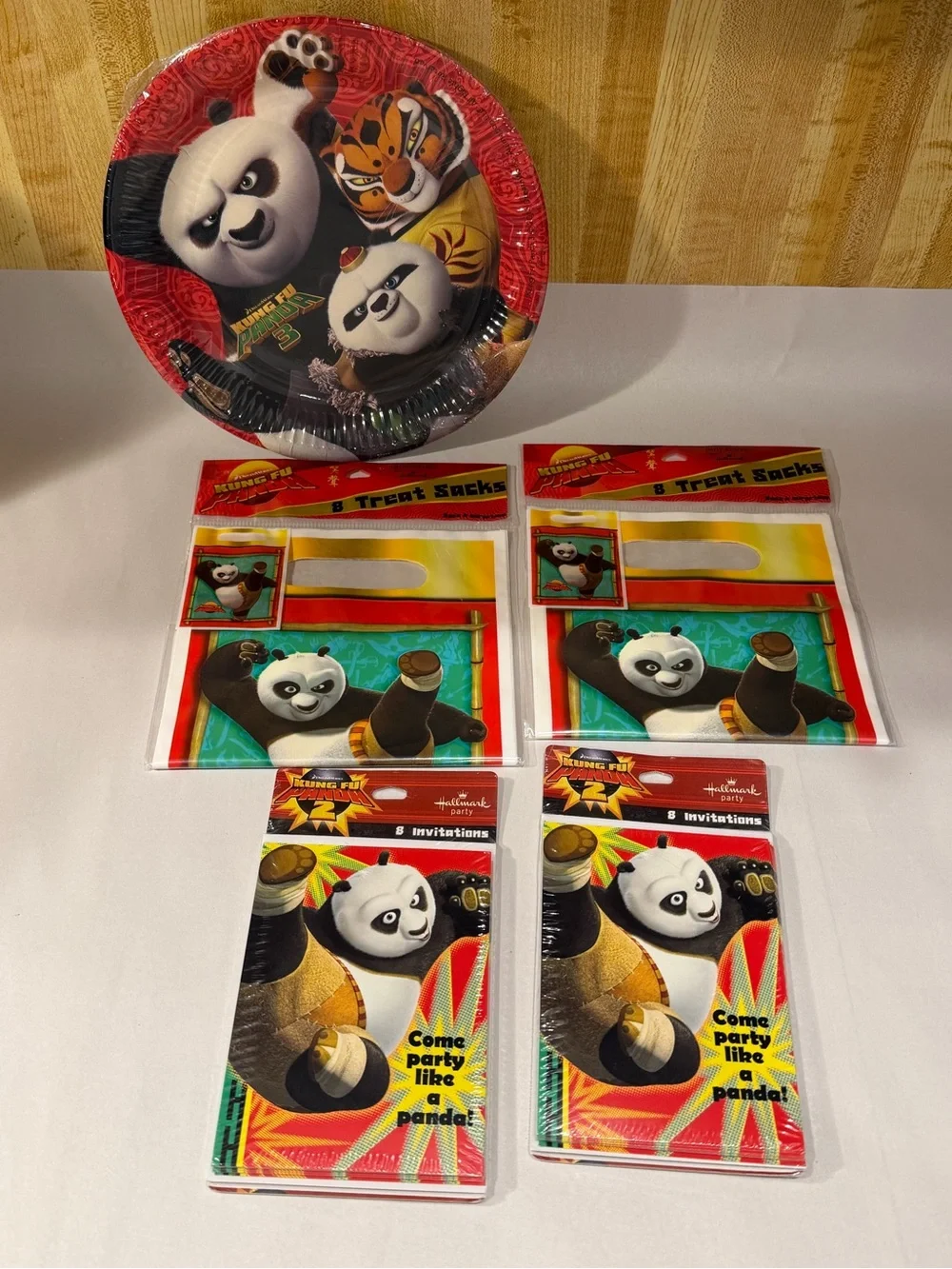 2011 Kung Fu Panda Themed Party Supplies Pack - Red & Black